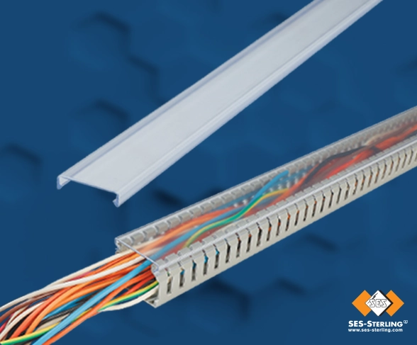 Couvercles transparents pour goulottes de câblage